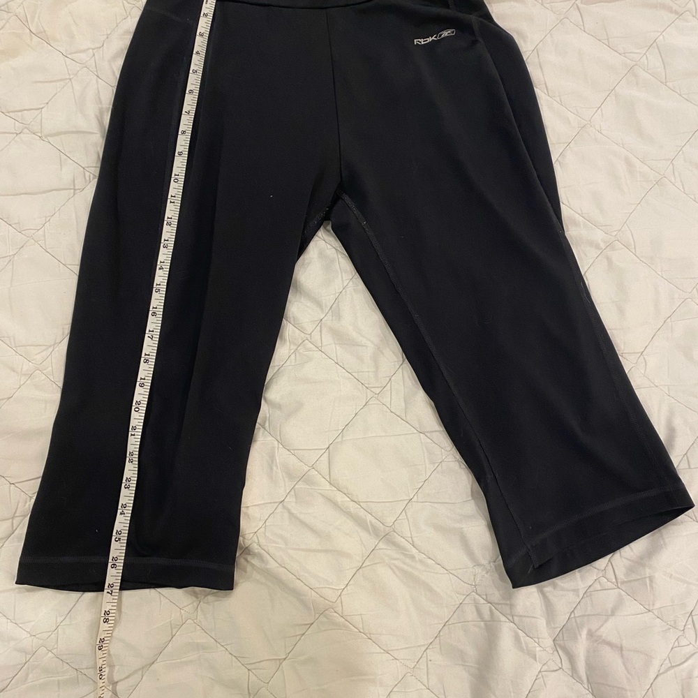 FREE WITH PURCHASE Reebok Black Capri Leggings Women’s M - Picture 4 of 5